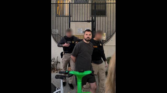 「トランプを殺せ」脅迫容疑で逮捕 ポッドキャスターの男　SNSに脅迫動画を投稿
