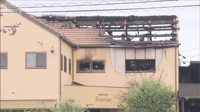 ケーキ店兼住宅で5人死傷 男性 正面から腹刺される