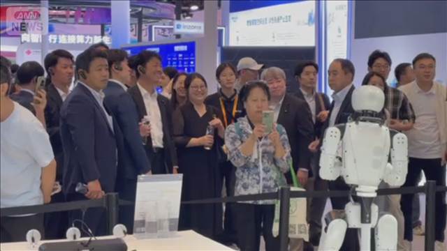 日中友好議連の若手議員ら北京へ　中国側との会談前にAIやロボットのサービス視察