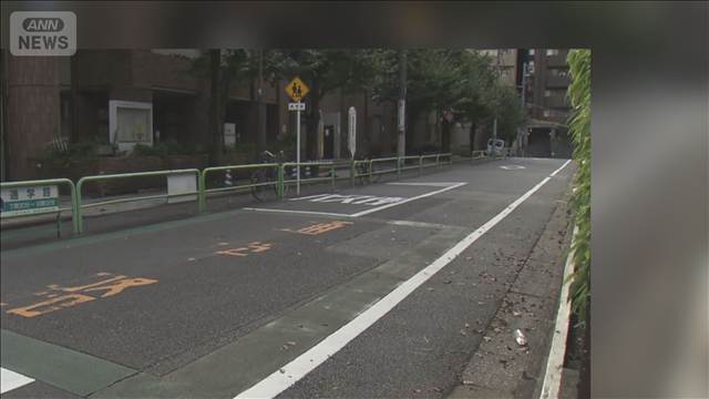 ダンプカーがひき逃げ　男性死亡　東京・千代田区
