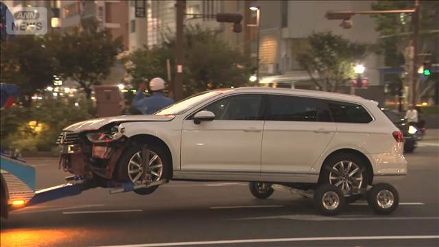 歩行者はねられ5人死傷 赤信号で停車中の車が急発進か 神戸