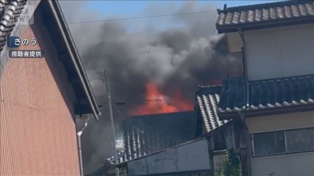 住宅火災で4人死亡　玄関付近が激しく燃える　三重・津市