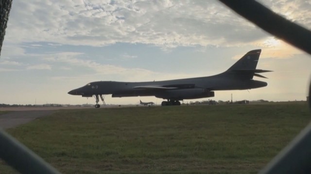 アメリカ軍 テロ準備事件の英基地から爆撃機を全撤収