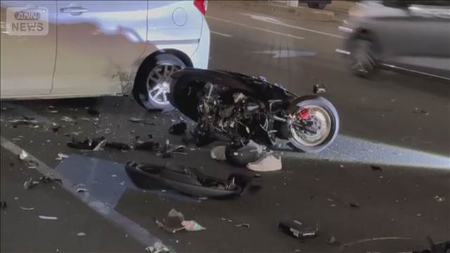 バイクと乗用車が交差点で衝突　28歳男性が死亡　東京・府中市