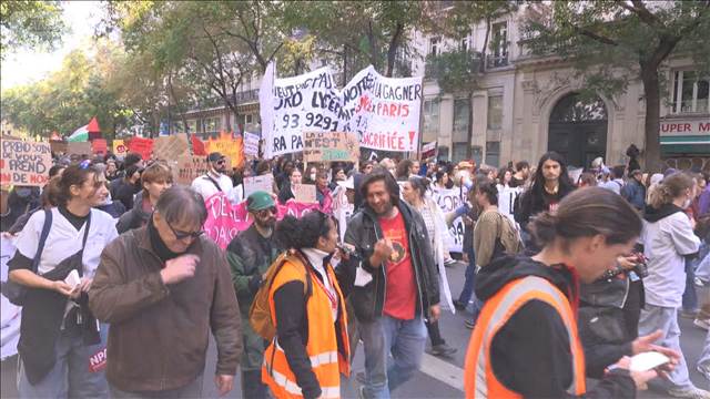 仏全土デモ行進で一部が暴徒化　市庁舎の扉破壊　観光案内所放　逮捕・拘束者が多数
