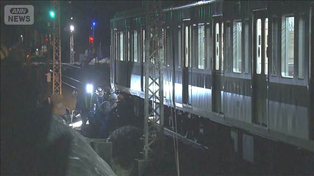 小田急江ノ島線で列車と衝突　線路を車で200m走行 女性死亡
